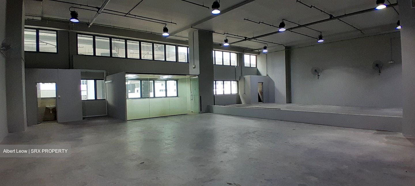 Carros Centre (D25), Retail #626484911